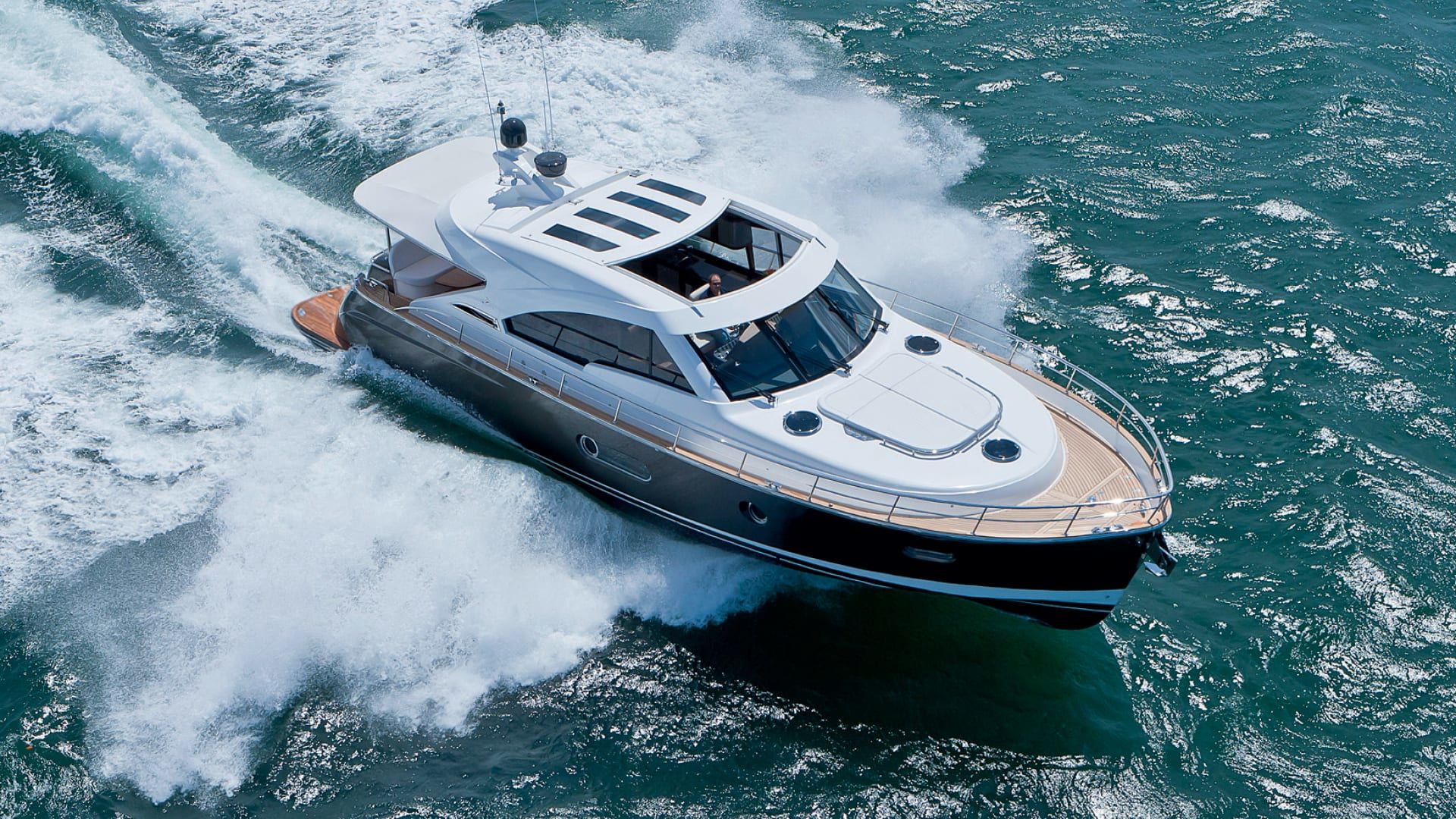 Belize 54 Sedan